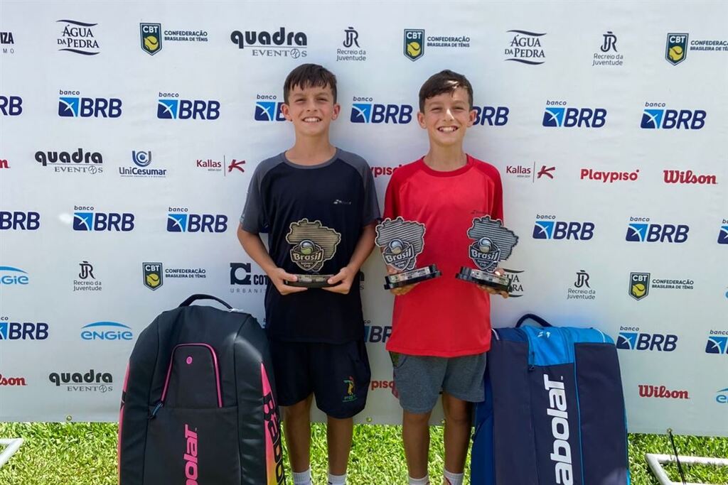 Foto: Arquivo pessoal - Miguel (à esquerda) e Daniel (à direita) foram destaque no Brasil Juniors Cup e partiram para a disputa do Banana Bowl