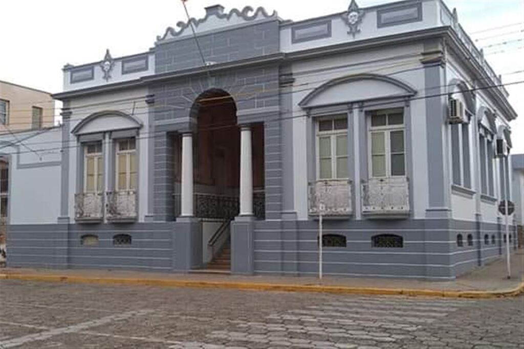 Defesas de prefeito, vice e vereador cassados devem recorrer da decisão ao STF