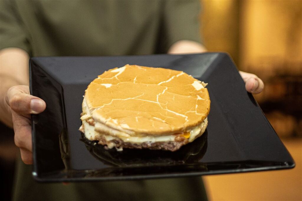 Foto: Nathália Schneider (Diário) - A cidade, reconhecida por sua grande variedade de sabores e locais para degustar o lanche mais amado pelos gaúchos, agora terá o Festival do Xis no calendário oficial do município.