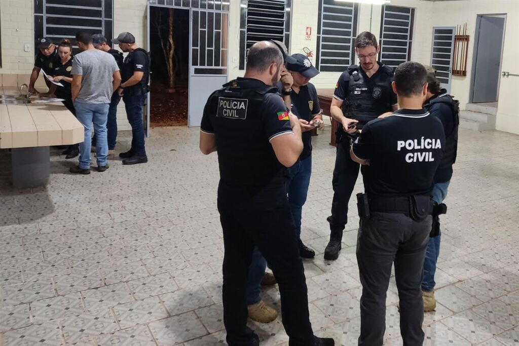 Galeria de imagens: Sob coordenação do Delegado Giovanni Lovato, policiais realizaram operação contra o tráfico em São Pedro do Sul