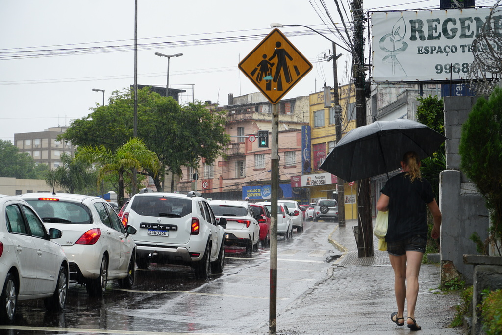 Previsão do tempo: sábado deve ser marcado por instabilidade e tempo abre a partir de domingo Previsão do tempo: sábado deve ser marcado por instabilidade e tempo abre a partir de domingo