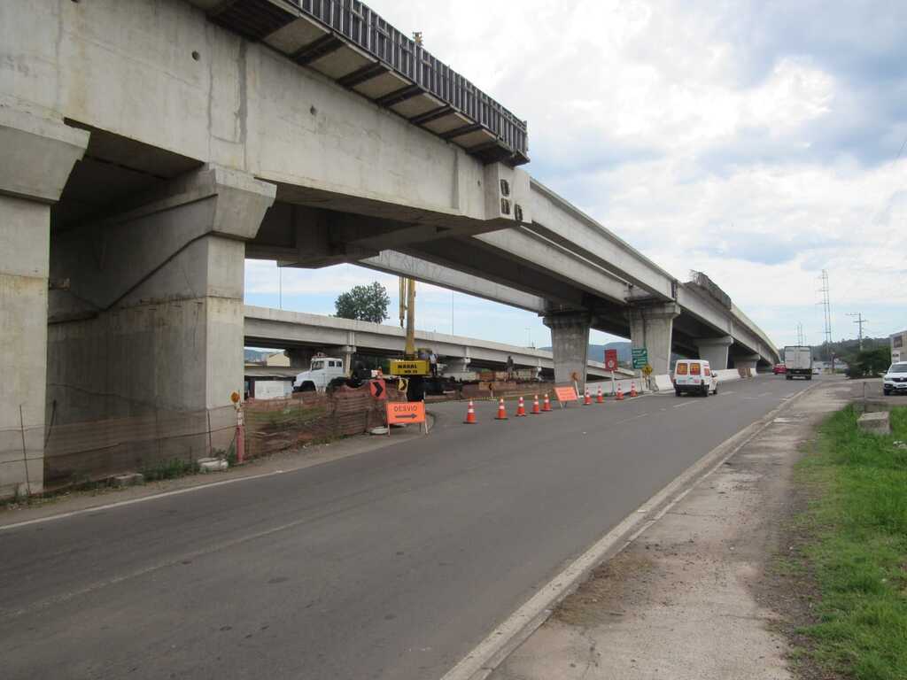 Trânsito terá alteração no viaduto da Uglione nesta segunda-feira, informa Dnit