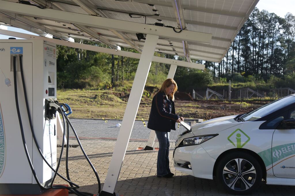 Perguntas e respostas: como é ter um carro elétrico em Santa Maria?