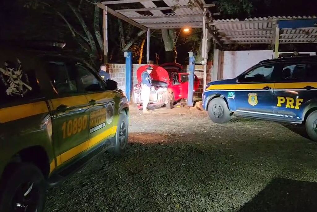 título imagem VÍDEO: casal é preso com R$ 11 milhões em pasta base de cocaína em Santa Maria