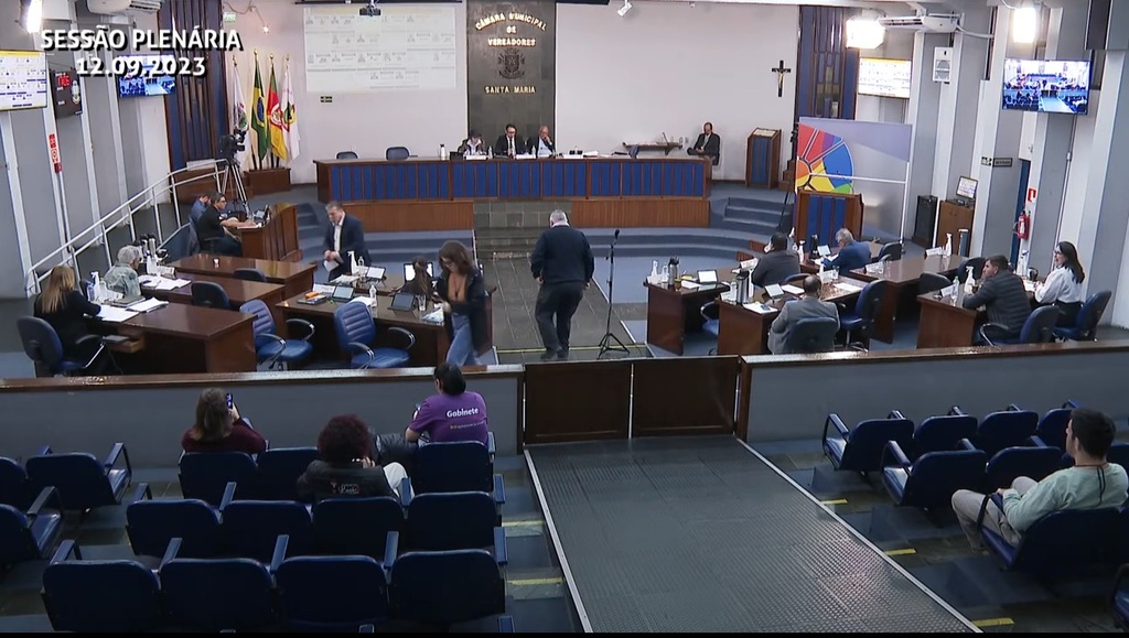 título imagem Câmara de Santa Maria instala botão do pânico nos gabinetes dos 21 vereadores e outros setores