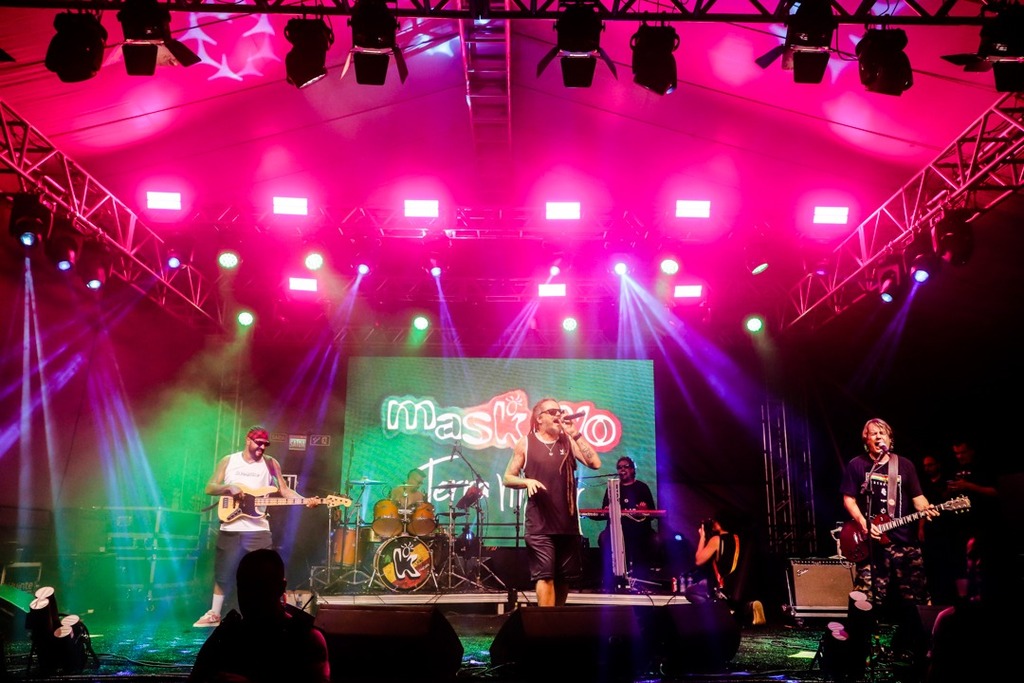 título imagem Embalados pelo reggae de Maskavo, 11 mil pessoas passaram pela Gare no terceiro dia da Calourada