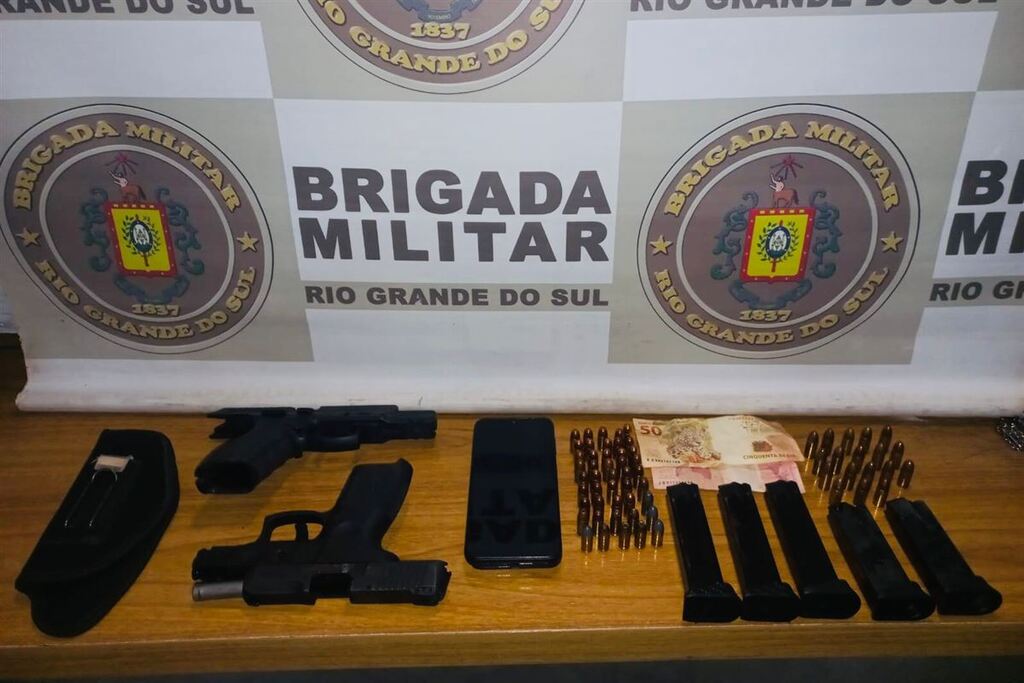 Trio é detido com armas e munições durante a madrugada no Centro de Santa Maria