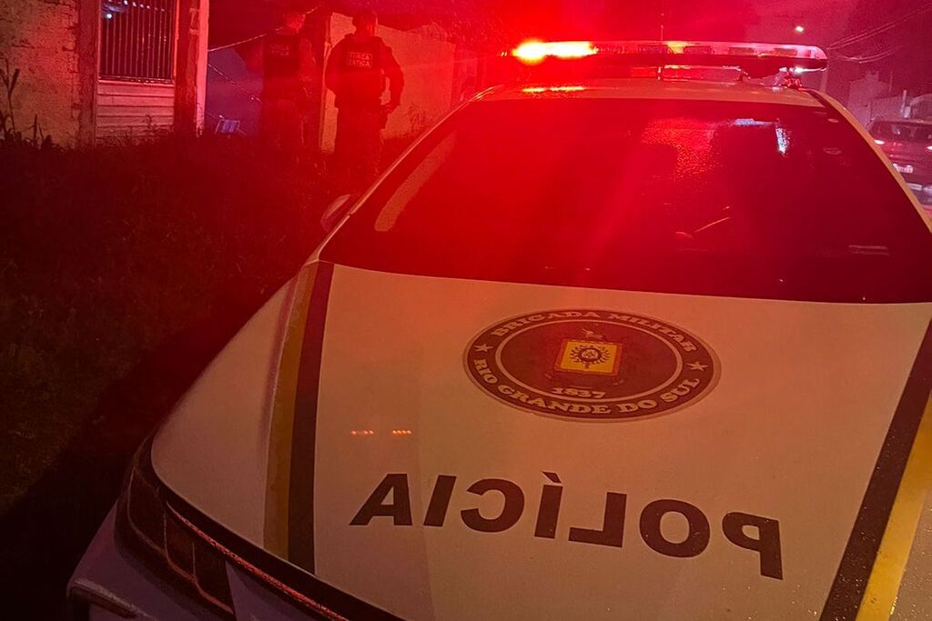 título imagem Homem é preso com arma e munições no Bairro Tancredo Neves em Santa Maria
