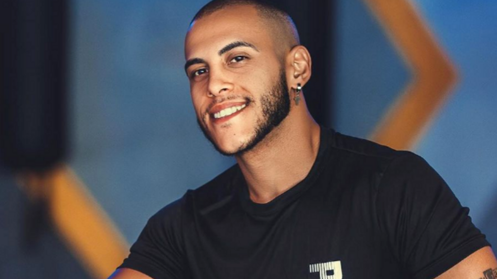 título imagem Buscas por personal trainer gaúcho que desapareceu ao entrar na Praia do Campeche são suspensas