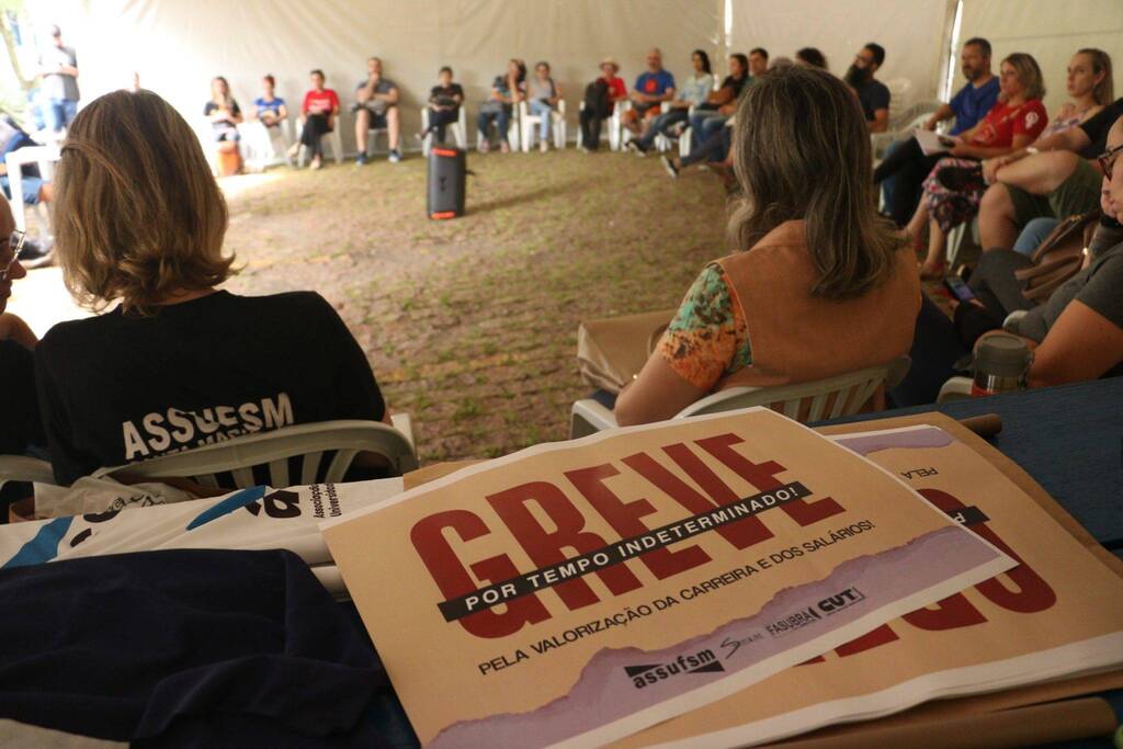 Greve dos servidores da UFSM completa cinco dias e ações de mobilização são definidas para os próximos dias