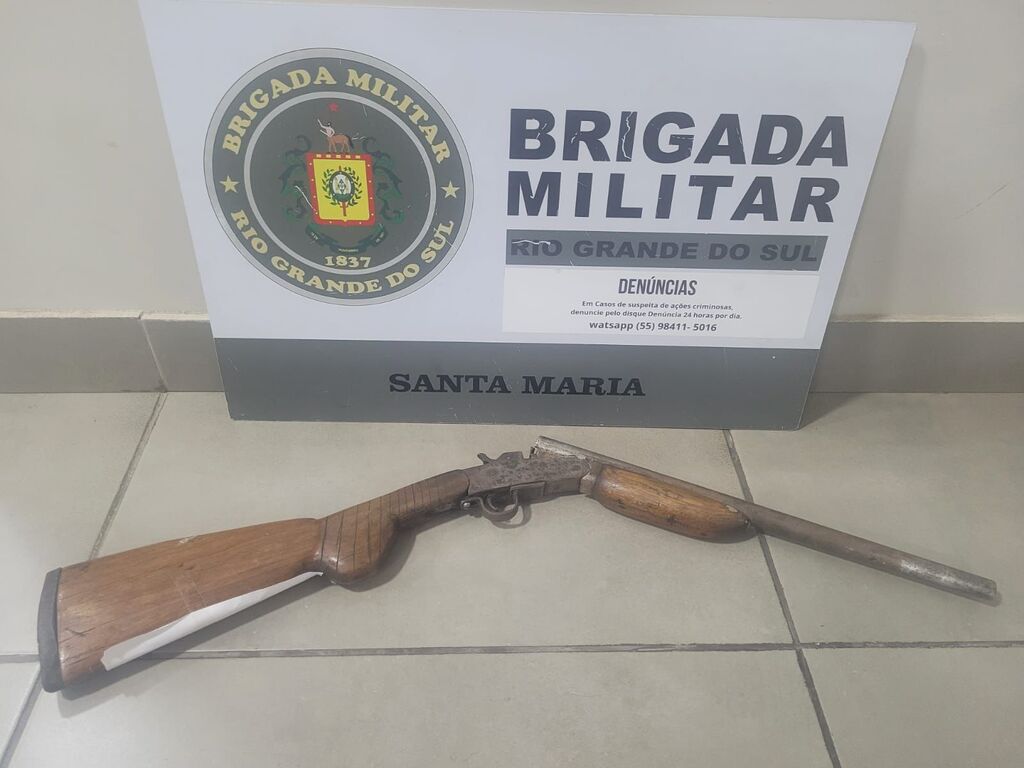 Após denúncia, homem é preso por violência doméstica e posse ilegal de arma em Santa Maria