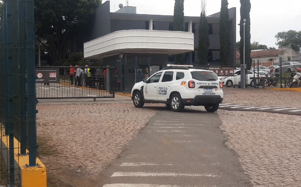 título imagem Jovem morre após ser atingido por máquina dentro de fábrica de refrigerantes em Santa Maria