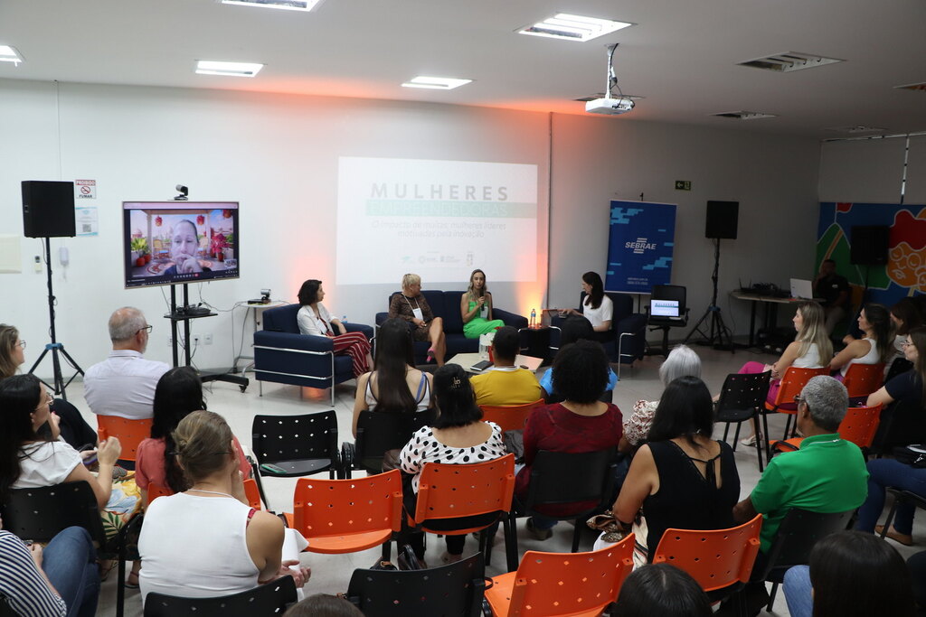 Quatro mulheres compartilham vivências inspiradoras de inovação em evento na UFSM