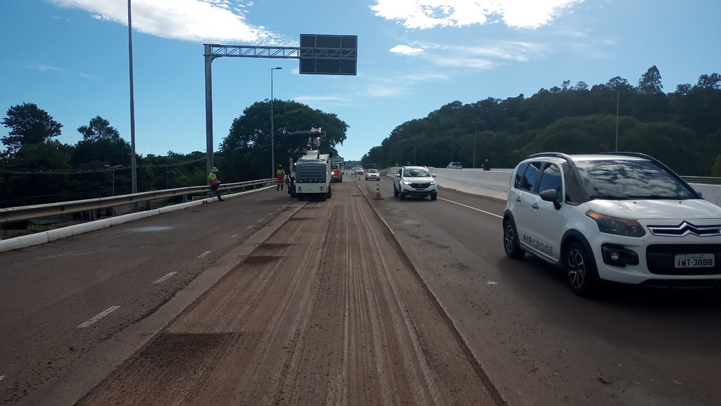 Recuperação da BR-287 chega à área urbana de Santa Maria Recuperação da BR-287 chega à área urbana de Santa Maria