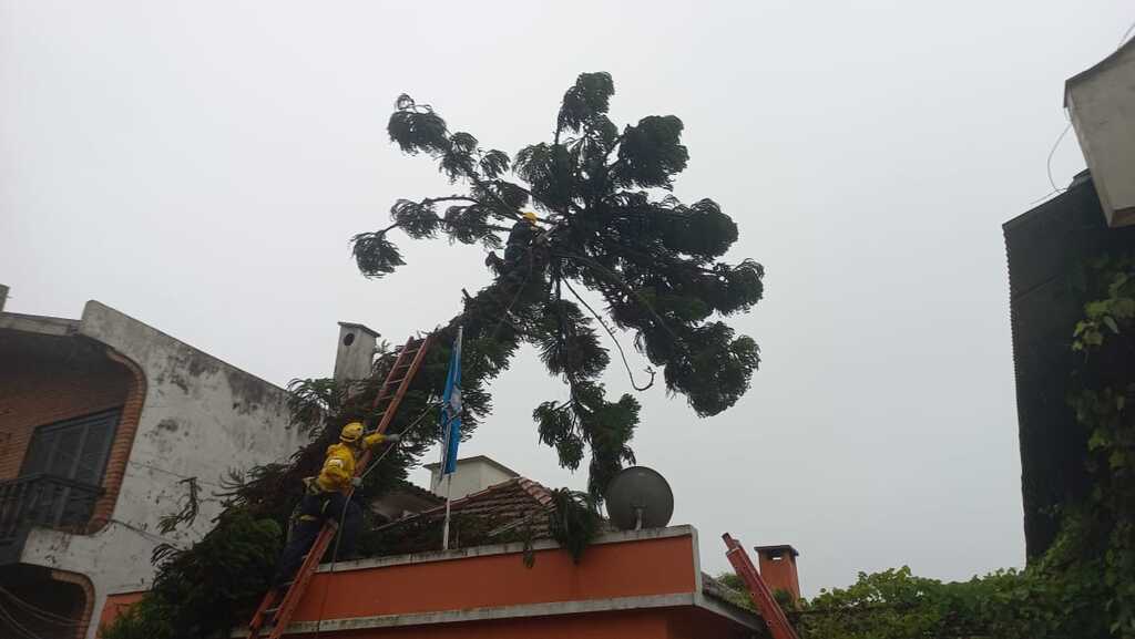 Temporal deixa cinco pessoas feridas no RS; duas são de Santa Maria
