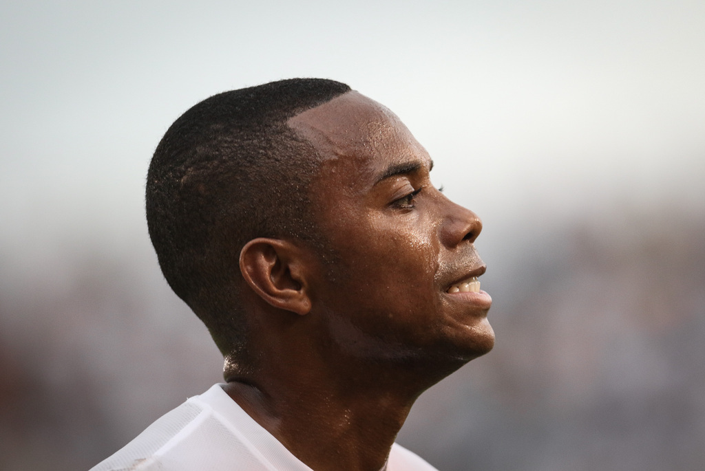 Pena de 9 anos em regime fechado: Robinho é preso pela Polícia Federal, em Santos