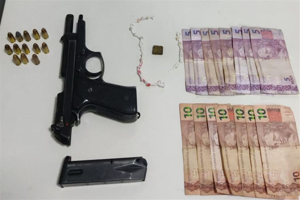 título imagem Operação policial resulta em prisão e apreensão de suspeitos de homicídios em Santa Maria
