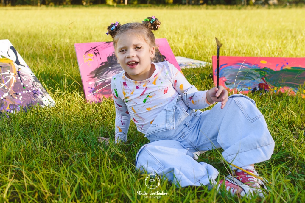 Rita, artista santa-mariense de 5 anos, vai participar de exposição em Paris; família faz vaquinha para ajudar nos custos da viagem Rita, artista santa-mariense de 5 anos, vai participar de exposição em Paris; família faz vaquinha para ajudar nos custos da viagem