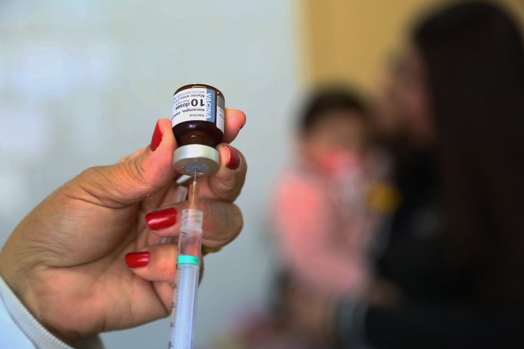 Anvisa autoriza registro de vacina que previne bronquiolite em bebês