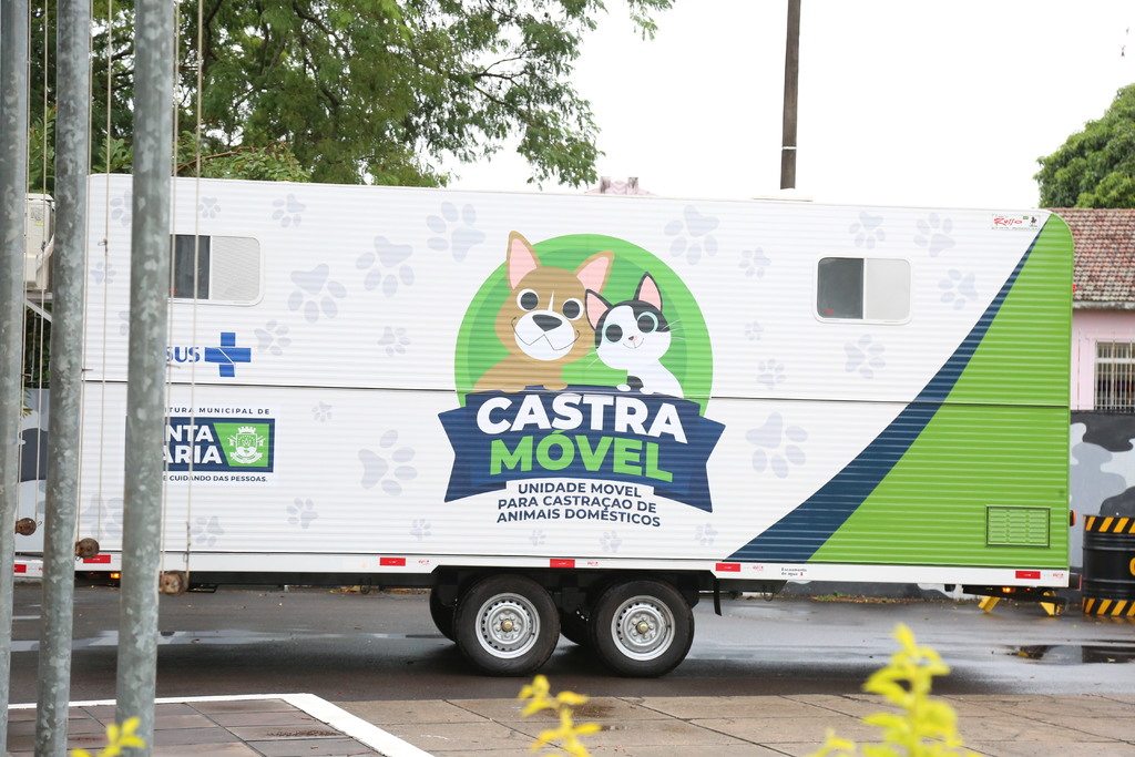 Ação especial do Castramóvel realizará agendamentos para castração de cães neste sábado