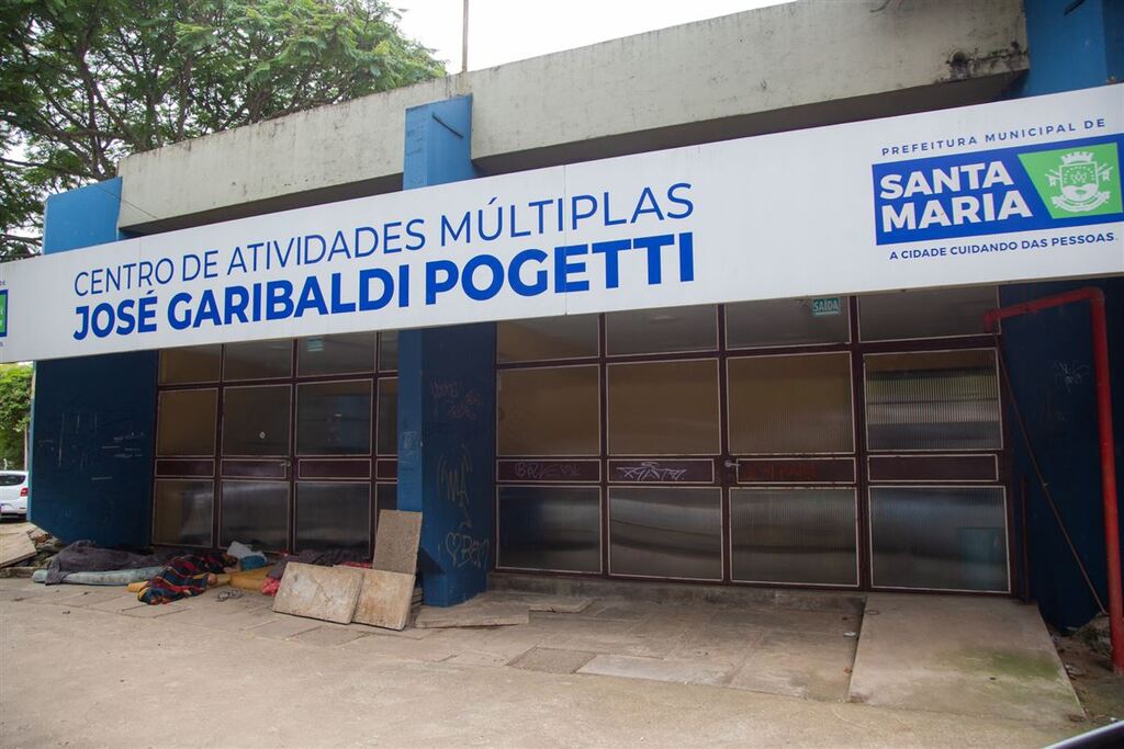 Centro de Atividades Múltipla aguarda mais uma reforma; hoje, serve como abrigo para pessoas em situação de rua Centro de Atividades Múltipla aguarda mais uma reforma; hoje, serve como abrigo para pessoas em situação de rua