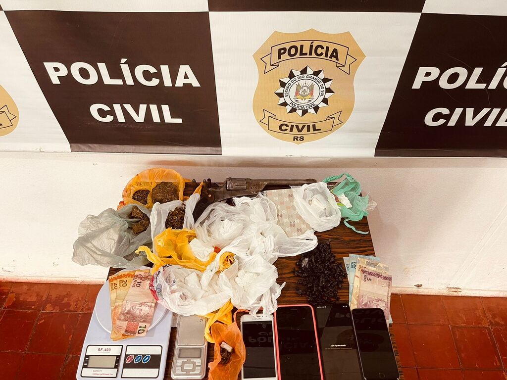 Mãe e filha são presas com mais de meio quilo de cocaína em cidade da região