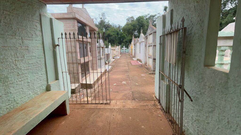 título imagem Justiça concede prisão domiciliar a pai de santo suspeito da morte de mulher em ritual religioso em Formigueiro