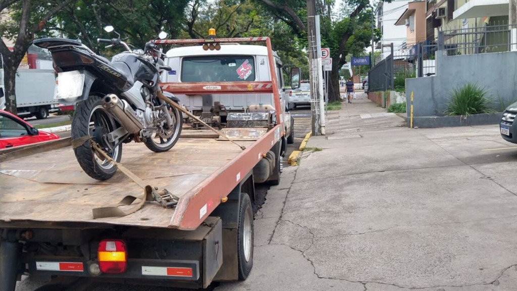 Motocicleta roubada é localizada na região oeste de Santa Maria Motocicleta roubada é localizada na região oeste de Santa Maria
