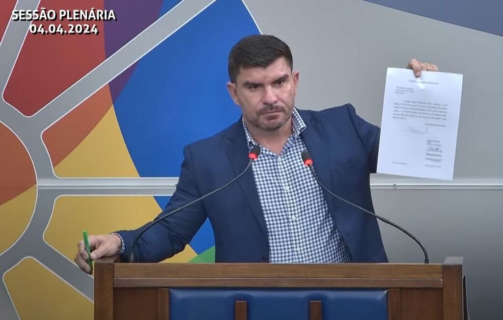 título imagem Com mágoa, Tubias Callil anuncia saída do MDB. Logo depois, filia-se ao PL
