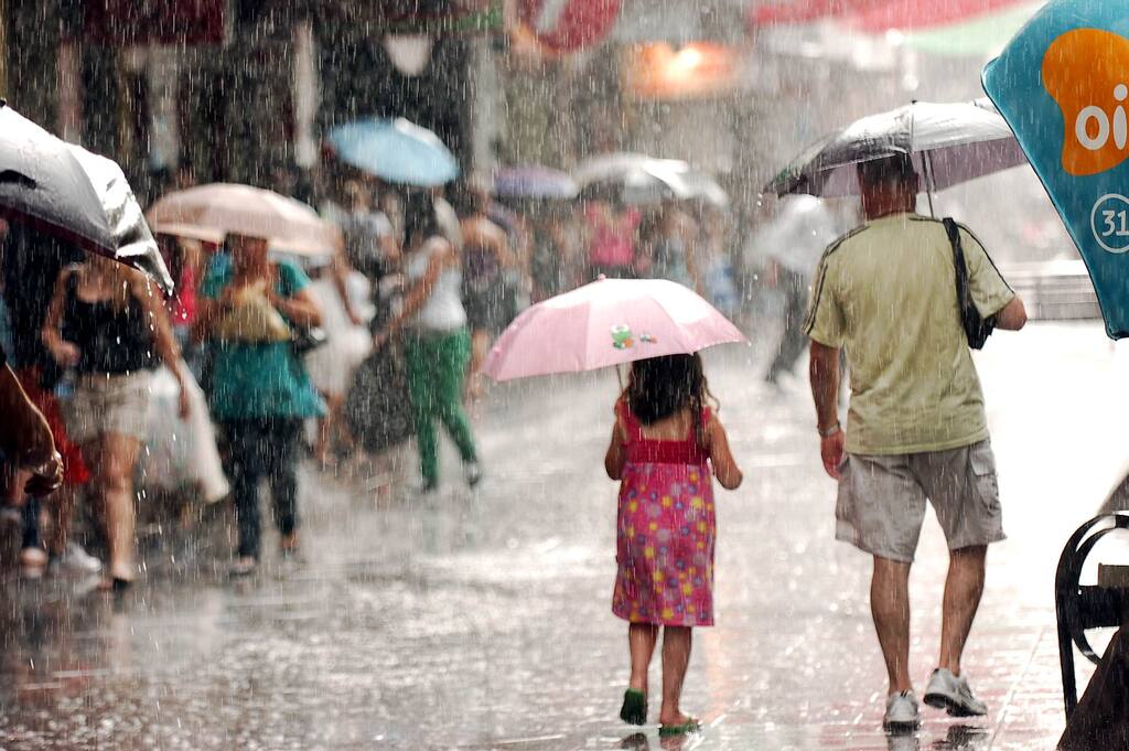 “Bota casaco, tira casaco”: fim de semana será de tempo firme, chuva e oscilação de temperaturas na Região Central