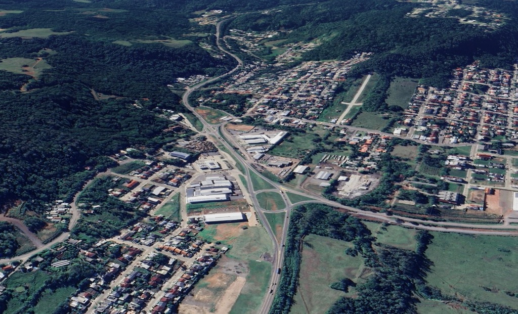 Foto Google Earth, Reprodução - Em Santa Cruz, duplicação começará no trevo de acesso à cidade (de quem chega de Santa Maria) e inclui o trecho em curvas e subida (foto)