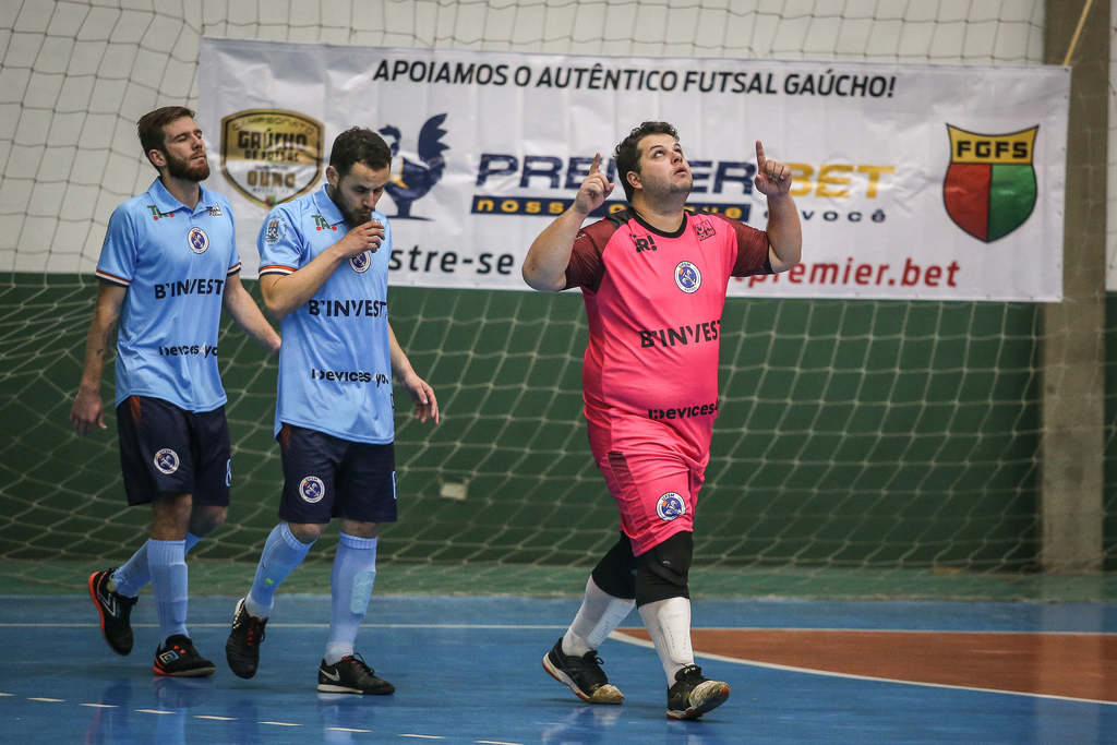 UFSM Futsal apresenta elenco para a Série Ouro nesta segunda-feira UFSM Futsal apresenta elenco para a Série Ouro nesta segunda-feira
