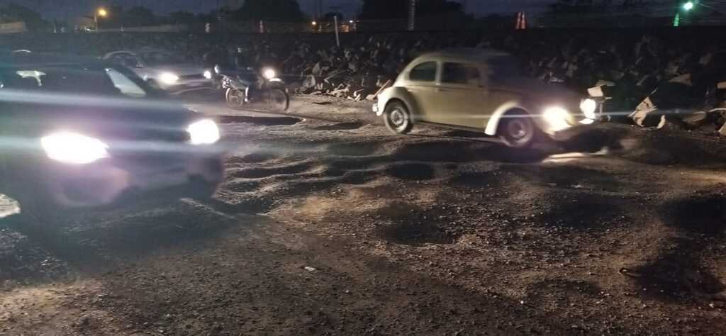 Crateras em desvio na Urlândia provocam filas gigantes na Travessia Urbana de Santa Maria Crateras em desvio na Urlândia provocam filas gigantes na Travessia Urbana de Santa Maria