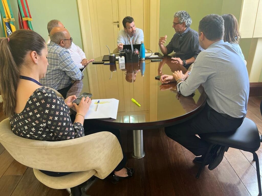 Delegados aguardarão proposta de reajuste salarial antes de tomar novas medidas de protesto