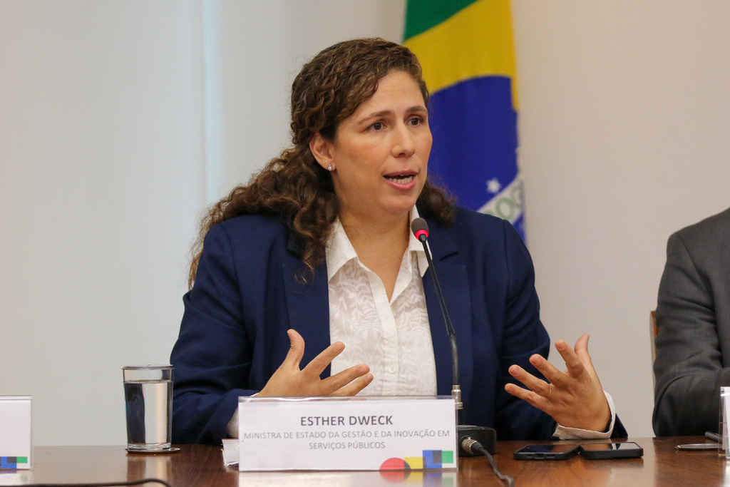Ministra diz que imóveis da União para moradias terão parceria do setor privado Ministra diz que imóveis da União para moradias terão parceria do setor privado