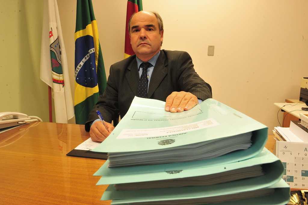 Corregedor do CNJ afasta desembargadores da Lava Jato, entre eles Loraci Flores de Lima, da Rodin Corregedor do CNJ afasta desembargadores da Lava Jato, entre eles Loraci Flores de Lima, da Rodin