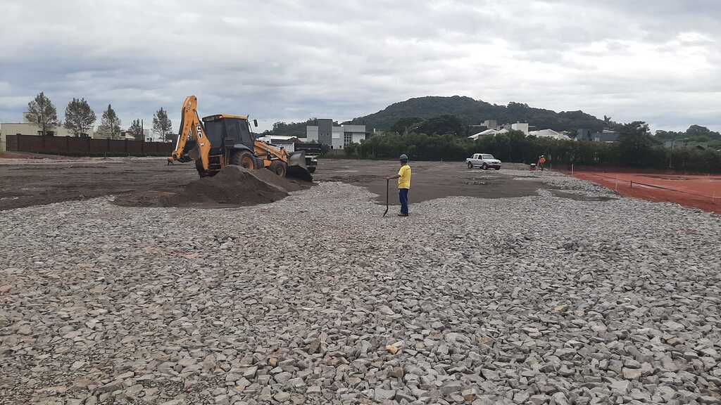 Primeira etapa do estacionamento com usina solar do Clube Dores será entregue este ano