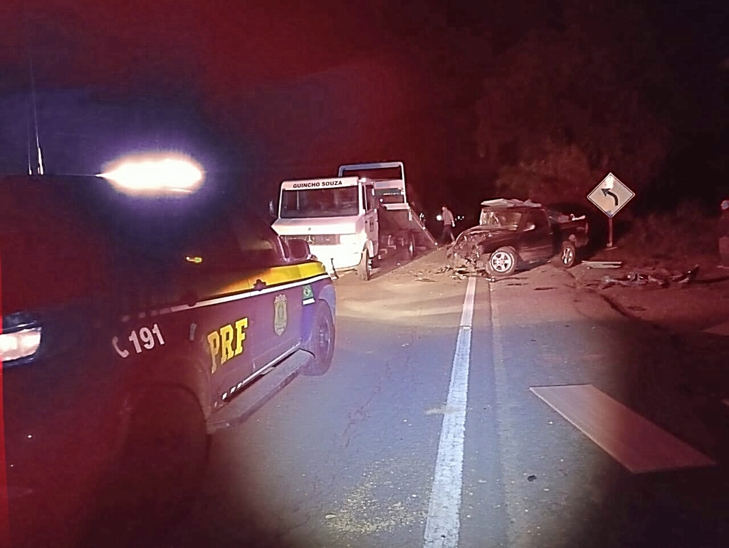 Colisão frontal deixa uma pessoa ferida na BR-287 em Santiago