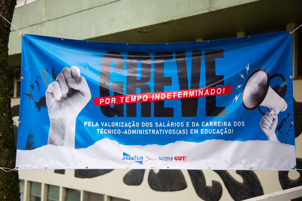 Governo propõe a servidores da educação reajuste de 9% em 2025