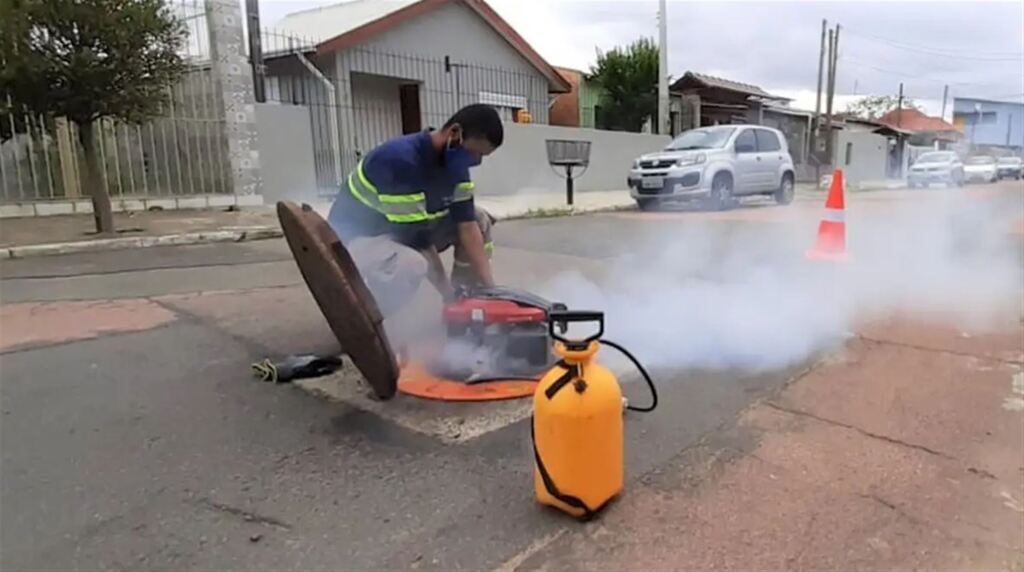 Corsan usará fumacê para achar ligações erradas de esgoto a partir de maio em Santa Maria Corsan usará fumacê para achar ligações erradas de esgoto a partir de maio em Santa Maria
