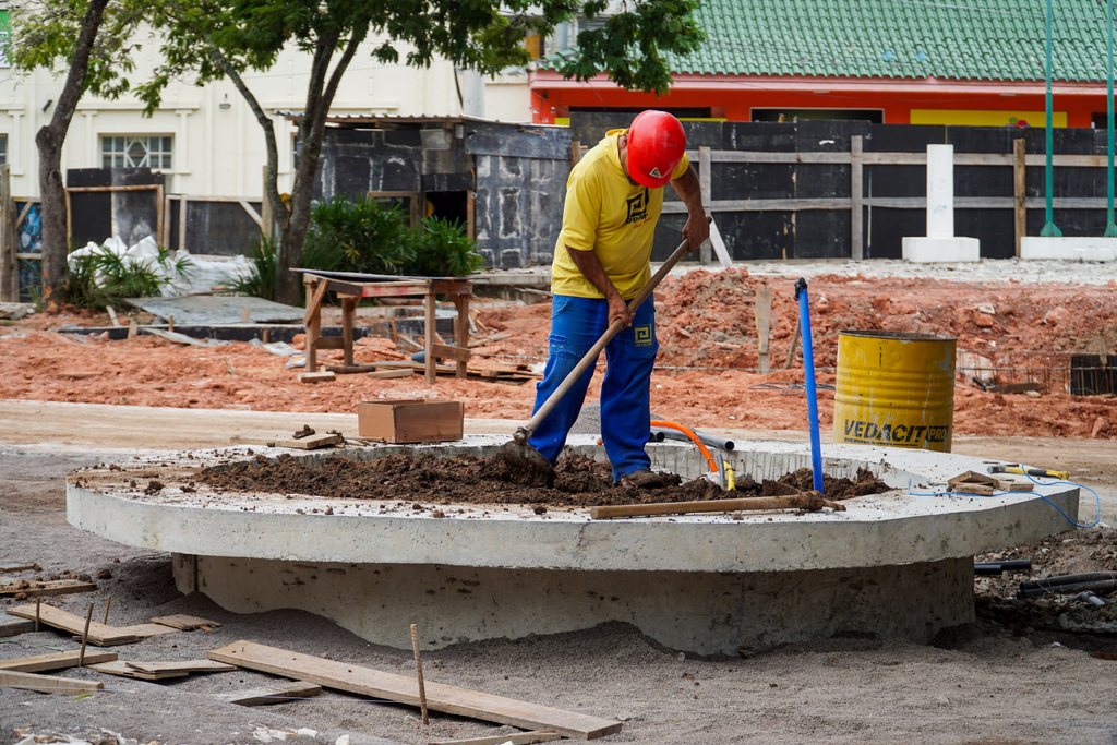A praça revitalizada será entregue na segunda quinzena de maio. - 