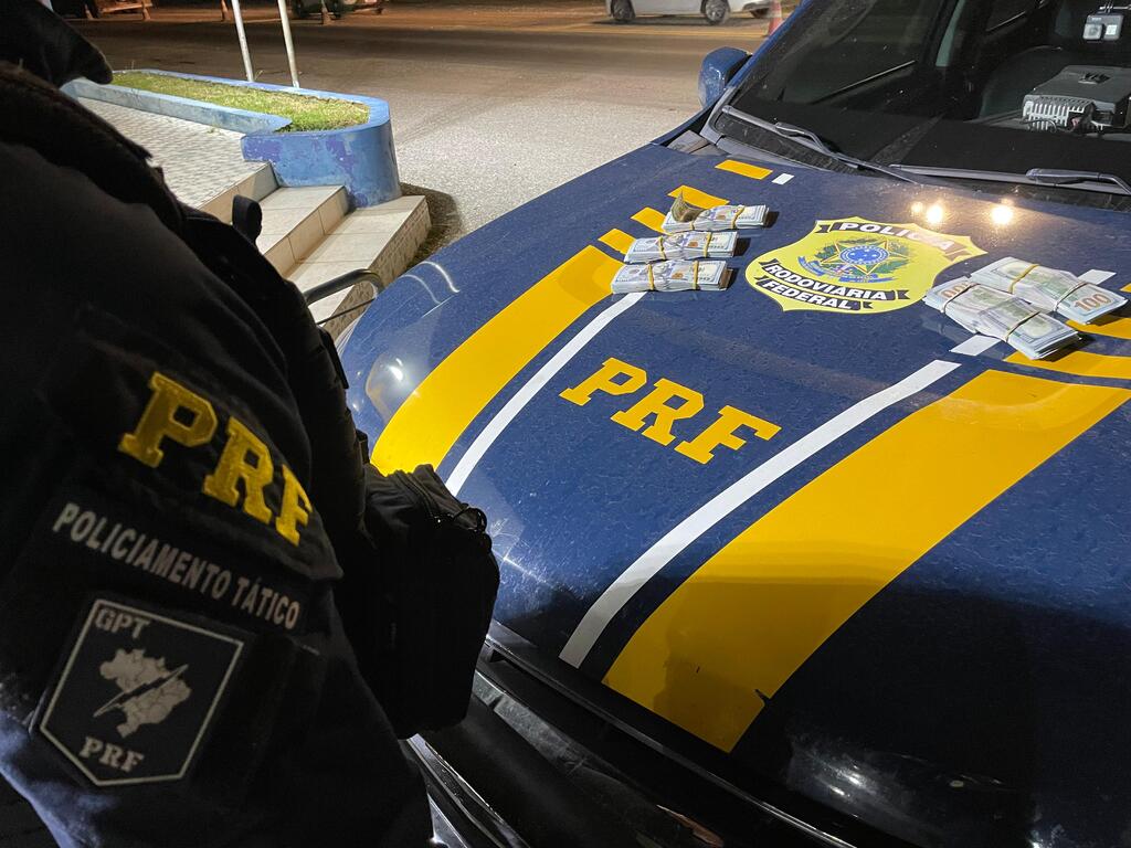 Homem é preso com mais de 50 mil dólares na cueca em Bagé