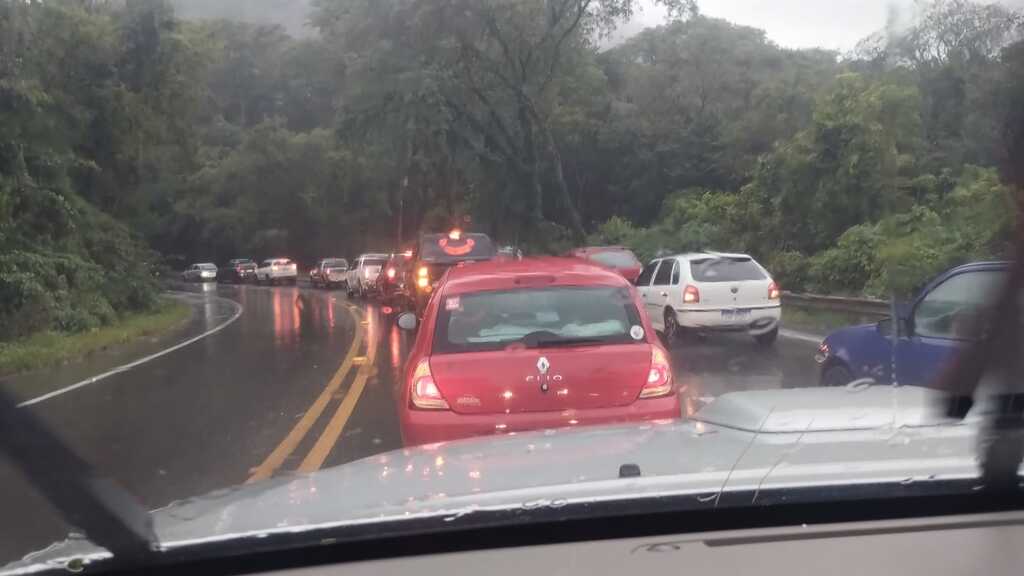 BR-158 é bloqueada entre Santa Maria e Itaara