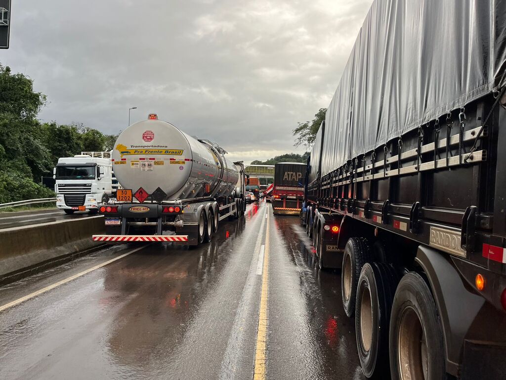 Rodovias federais seguem bloqueadas nesta quarta-feira; confira quais são