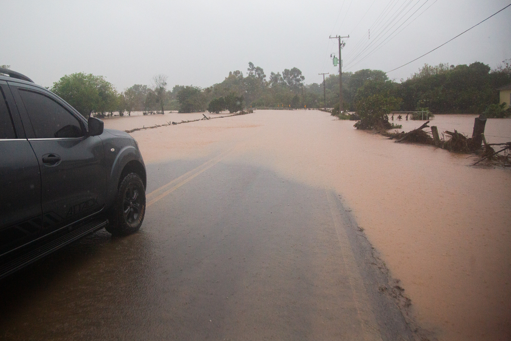 Chuva histórica impede entrega dos jornais impressos do Diário