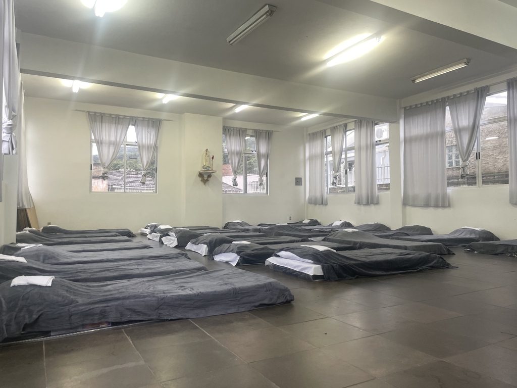 título imagem Com risco de novos deslizamentos, moradores são retirados das áreas próximas ao Morro do Cechella
