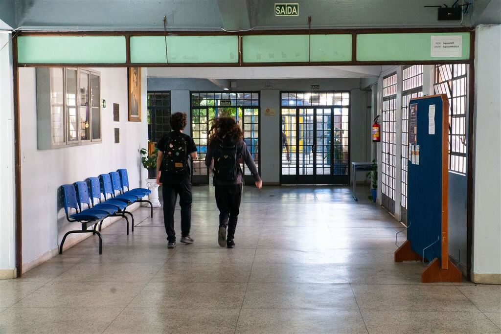 título imagem Governo do Estado suspende as aulas da Rede Estadual na quinta e sexta por conta das fortes chuvas