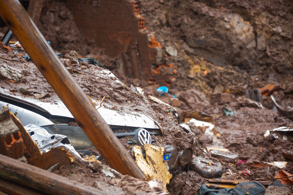 título imagem Defesa Civil confirma morte de moradora de Pinhal Grande; é a sexta vítima das chuvas na região