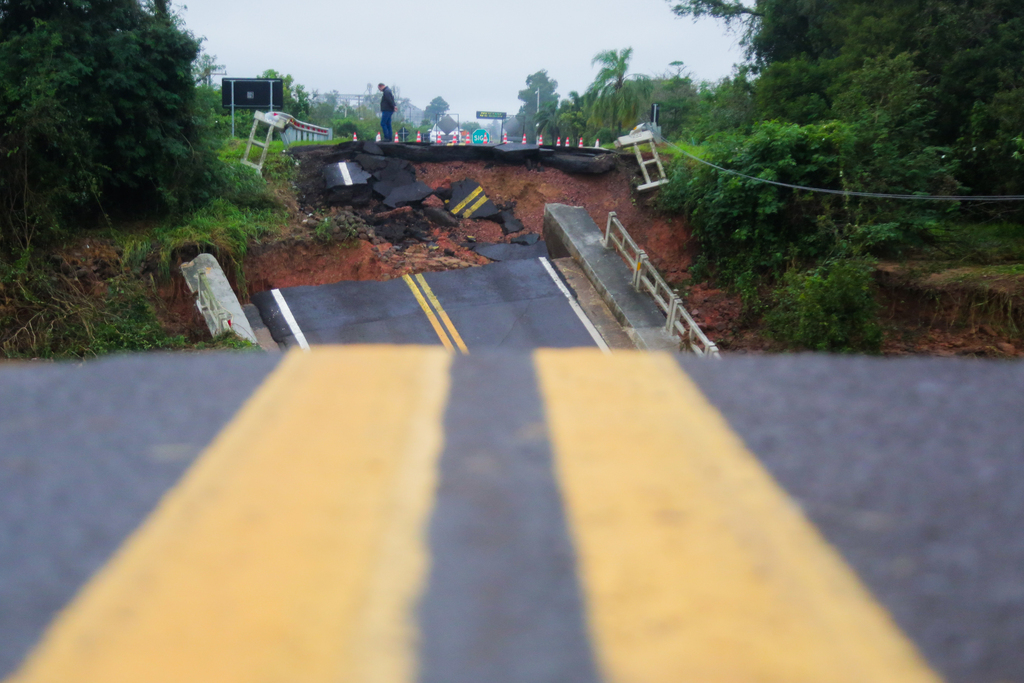 Confira as rodovias bloqueadas neste sábado