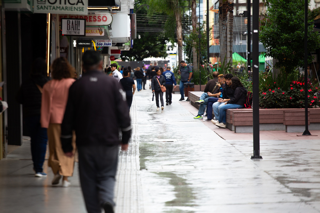título imagem Semana começa com sol e calor e terminará com chuva e frio na Região Central